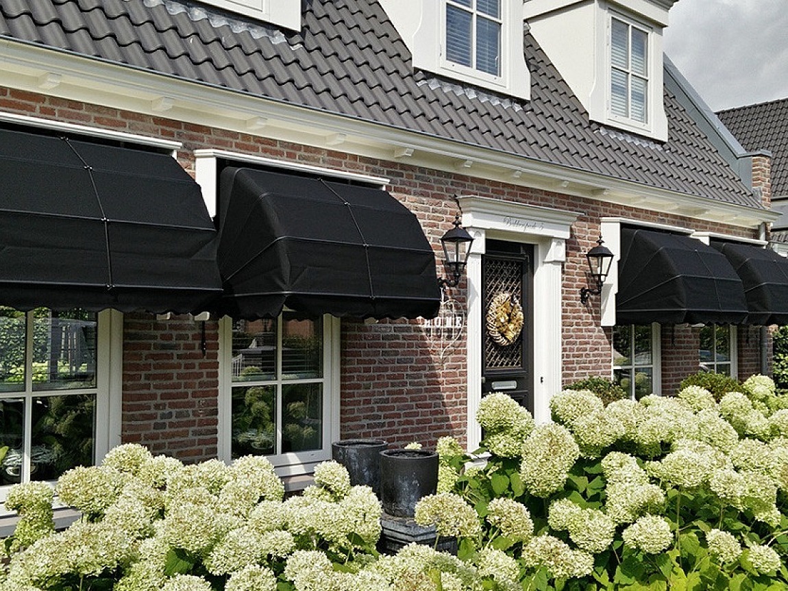Markies markiezen buitenzonwering unieke uitstraling ramen