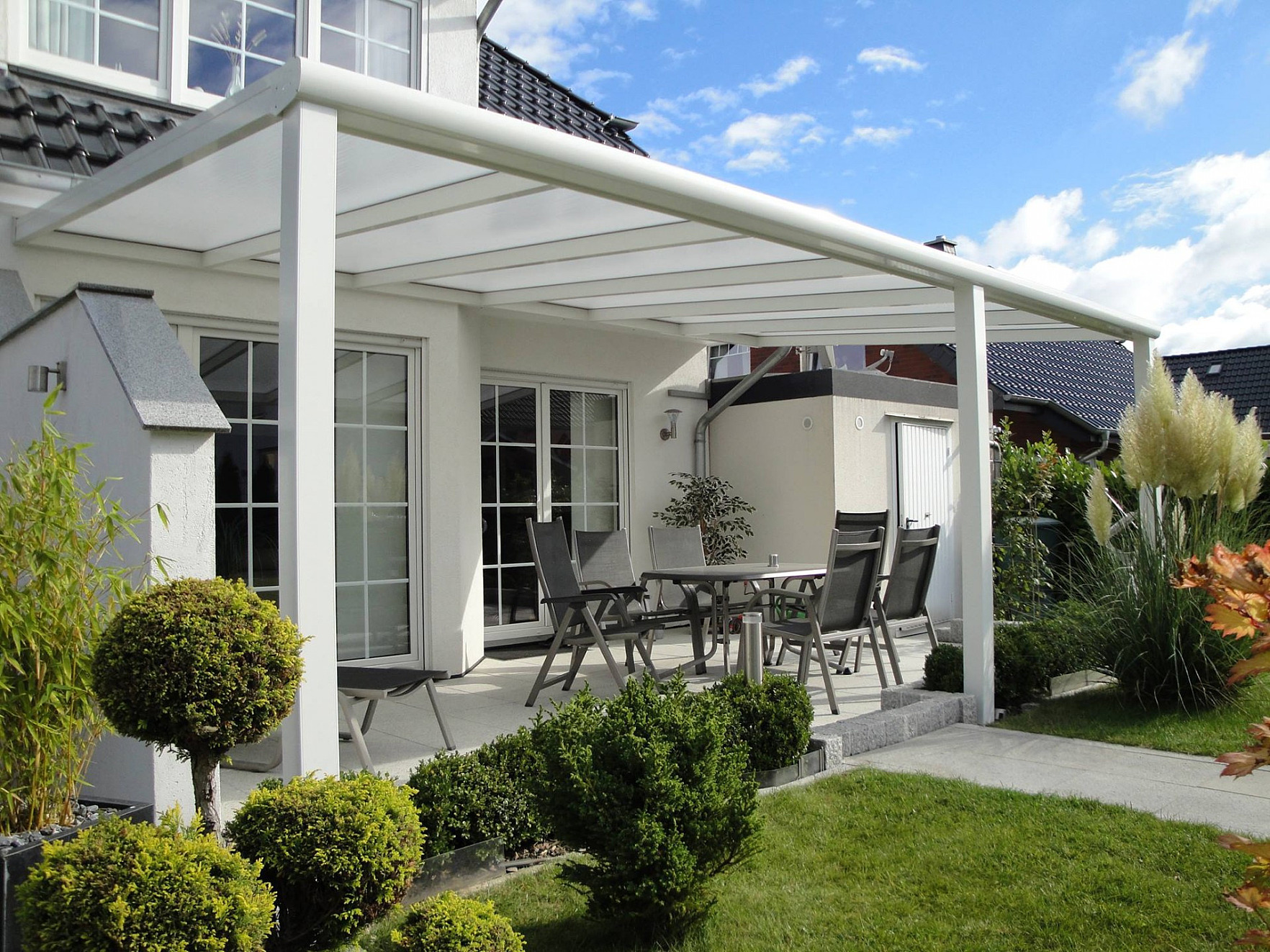 Terrasoverkapping zonwering aan woning buitenzonwering